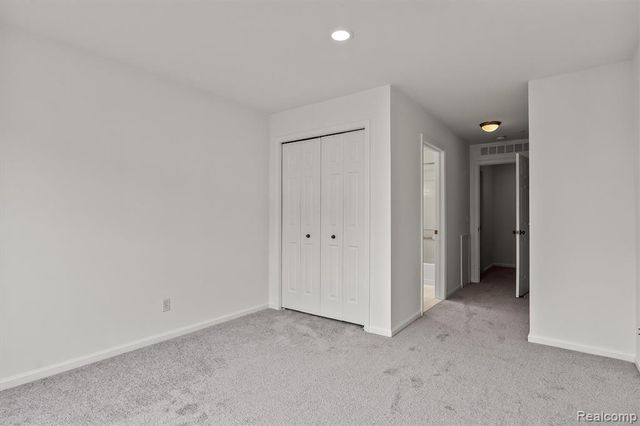 3094 Camden Drive, Troy, MI 48084