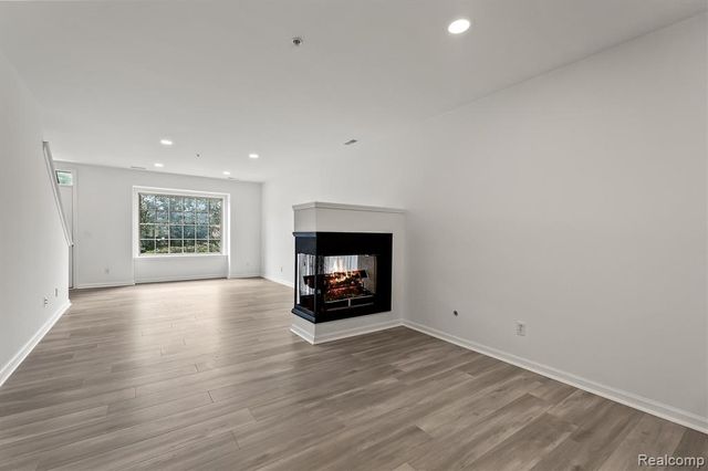 3094 Camden Drive, Troy, MI 48084