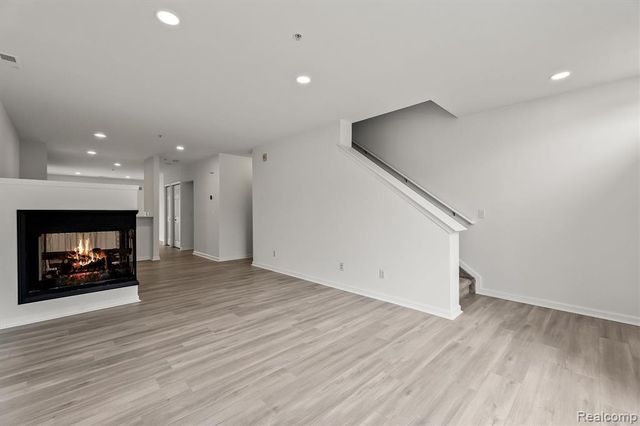 3094 Camden Drive, Troy, MI 48084