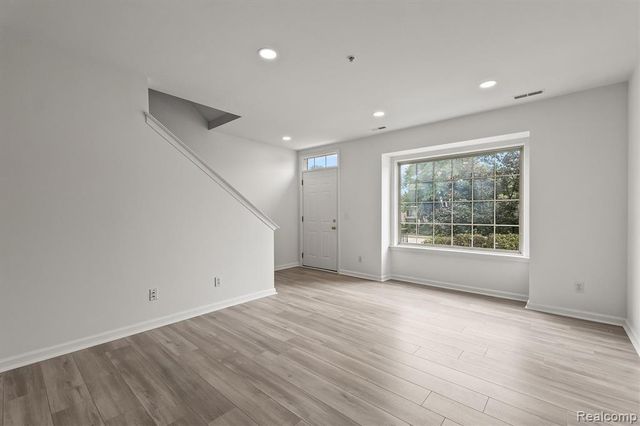 3094 Camden Drive, Troy, MI 48084