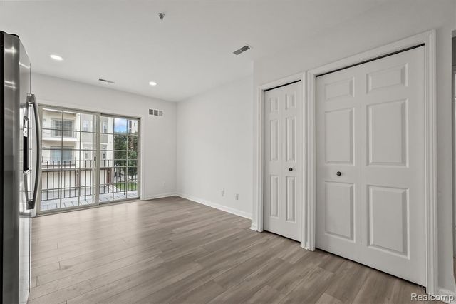 3094 Camden Drive, Troy, MI 48084