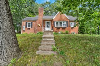 295 Harkness Ave, Springfield, MA 01118