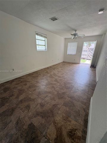 410 Pinecrest Dr 2 2, Miami Springs, FL 33166