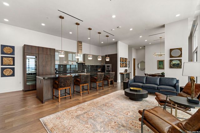 123 Lexington Ave Apt 1703, San Antonio, TX 78205