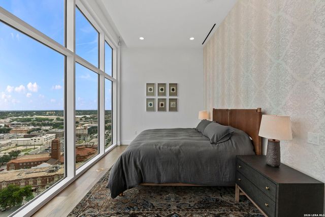 123 Lexington Ave Apt 1703, San Antonio, TX 78205