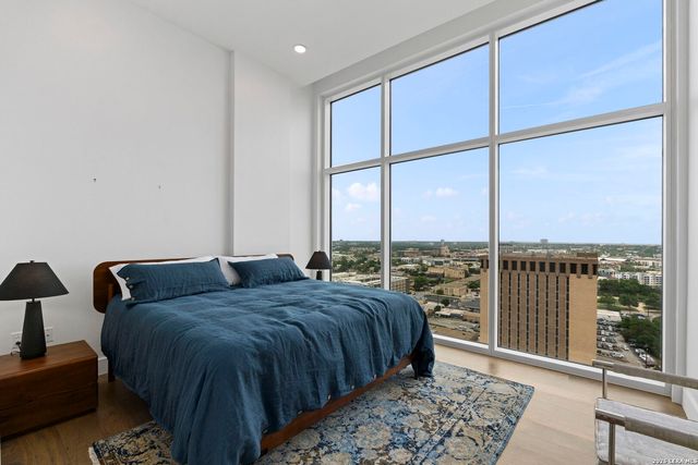 123 Lexington Ave Apt 1703, San Antonio, TX 78205
