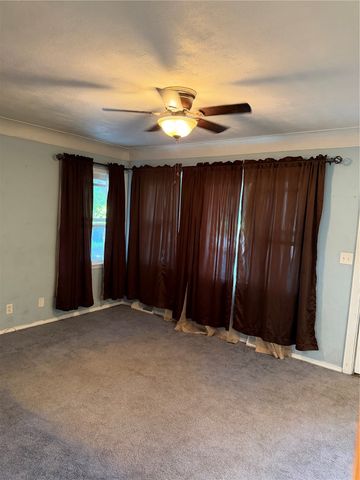 344 SW 28th Avenue, Cedar Rapids, IA 52404