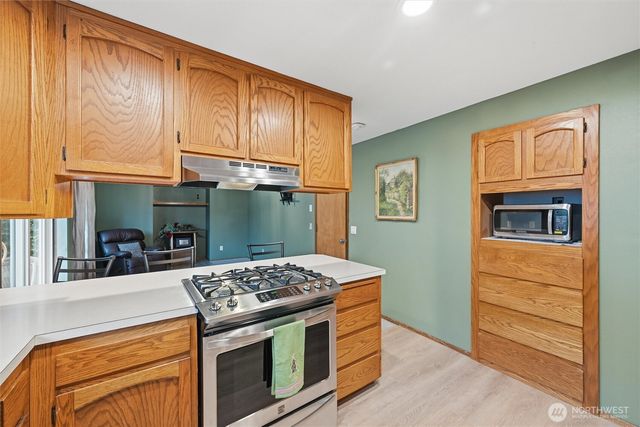 1850 NE 11th Avenue, Oak Harbor, WA 98277