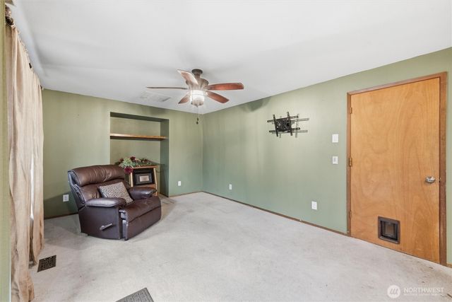 1850 NE 11th Avenue, Oak Harbor, WA 98277