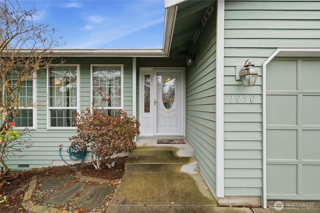 1850 NE 11th Avenue, Oak Harbor, WA 98277