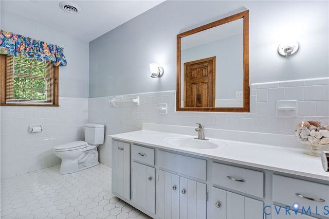 5700 Elfinwood Rd, Chester, VA 23831