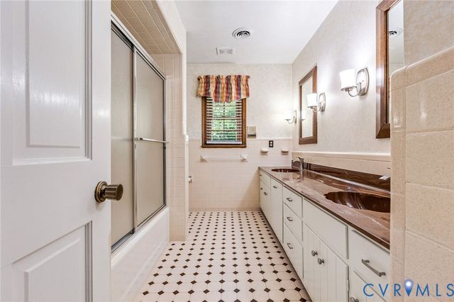 5700 Elfinwood Rd, Chester, VA 23831