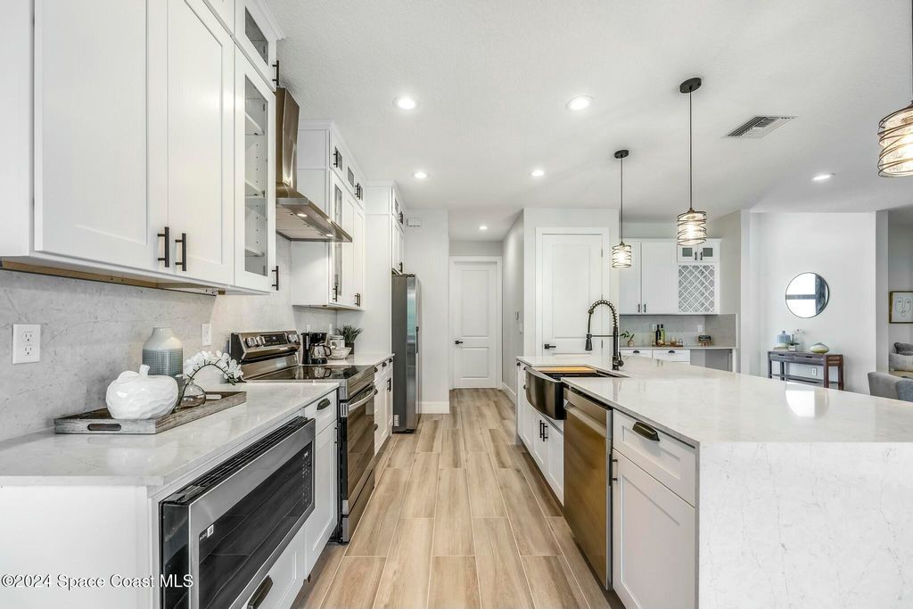 Image 17 of property listing at 2275 Cogan Drive, Palm Bay, FL 32909