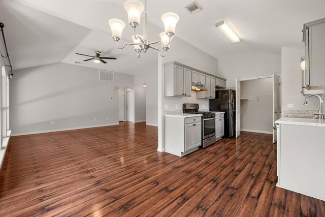 521 Britni LOOP, Kyle, TX 78640