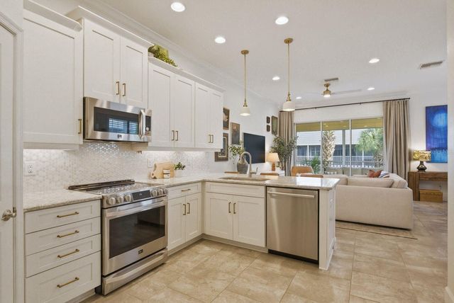 3201 NAUTICAL PLACE S, St Petersburg, FL 33712