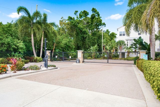 3201 NAUTICAL PLACE S, St Petersburg, FL 33712