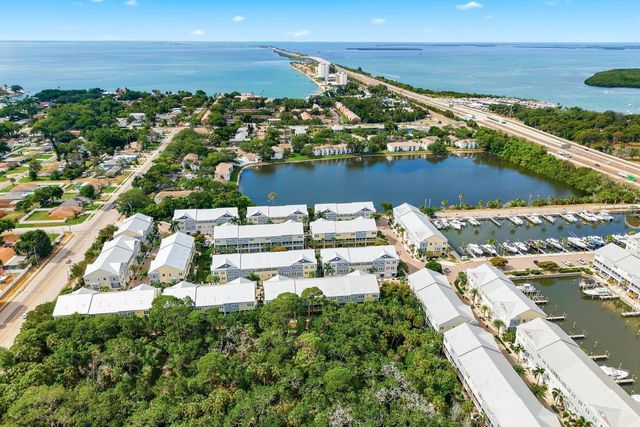 3201 NAUTICAL PLACE S, St Petersburg, FL 33712