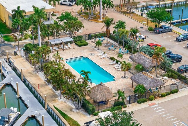 3201 NAUTICAL PLACE S, St Petersburg, FL 33712