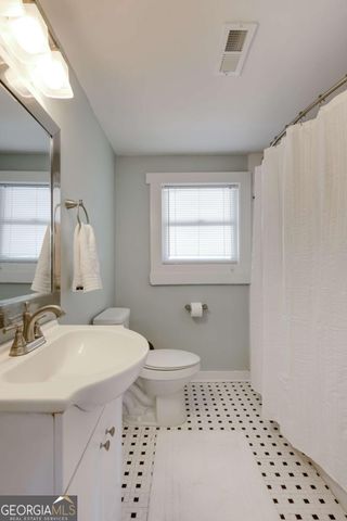 200 The Plaza, Athens, GA 30606
