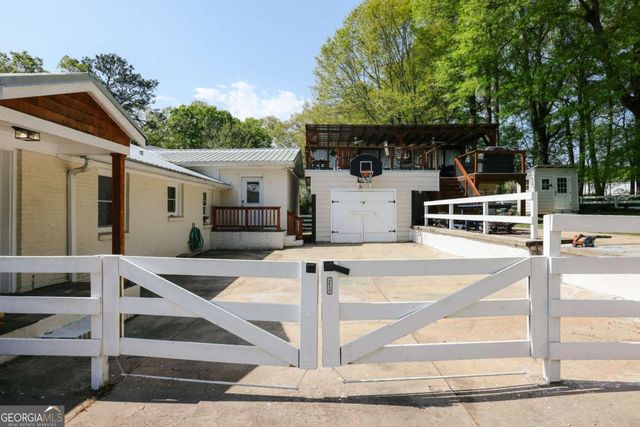200 The Plaza, Athens, GA 30606