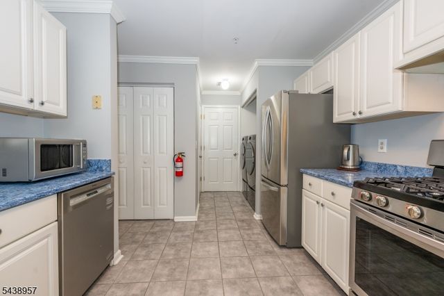 1006 Worthington Ct 1006, Denville Twp., NJ 07834