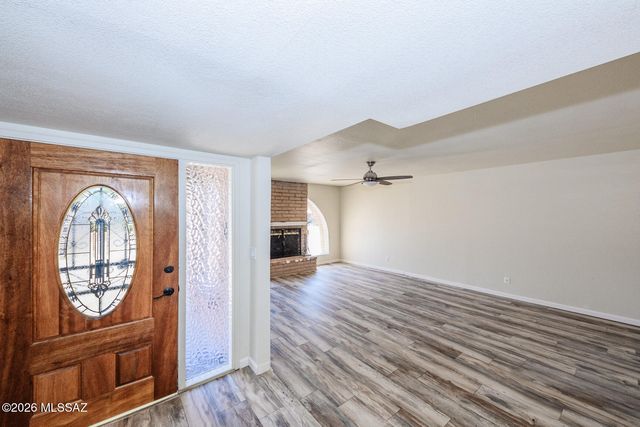 2406 N Shade Tree Circle, Tucson, AZ 85715
