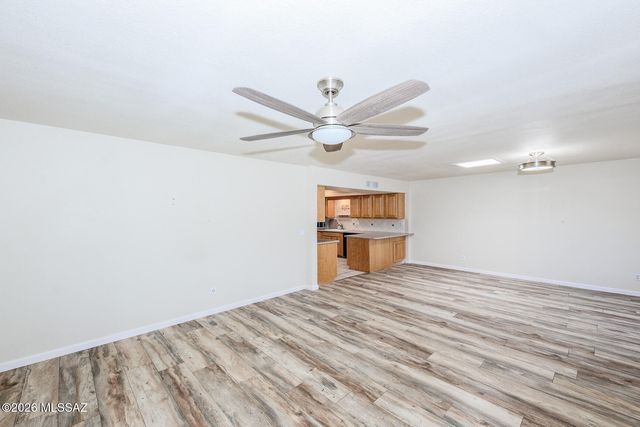2406 N Shade Tree Circle, Tucson, AZ 85715