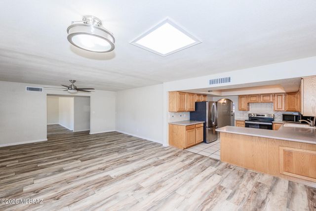 2406 N Shade Tree Circle, Tucson, AZ 85715