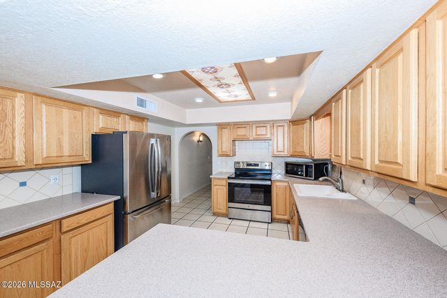 2406 N Shade Tree Circle, Tucson, AZ 85715