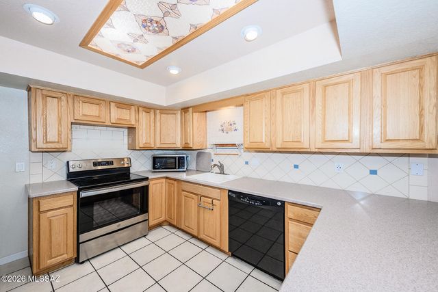 2406 N Shade Tree Circle, Tucson, AZ 85715