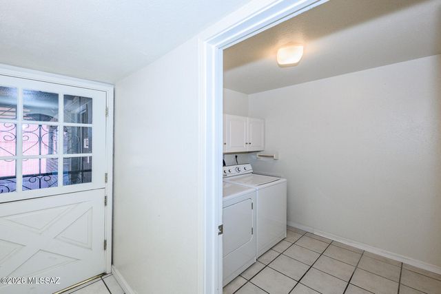 2406 N Shade Tree Circle, Tucson, AZ 85715
