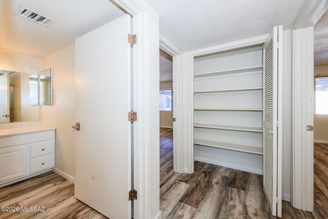2406 N Shade Tree Circle, Tucson, AZ 85715