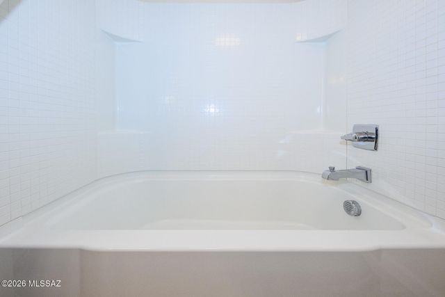 2406 N Shade Tree Circle, Tucson, AZ 85715