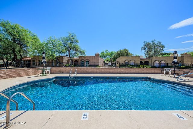 2406 N Shade Tree Circle, Tucson, AZ 85715