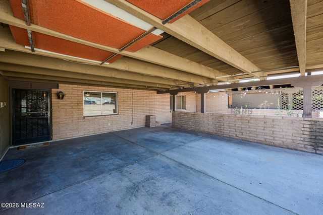2406 N Shade Tree Circle, Tucson, AZ 85715