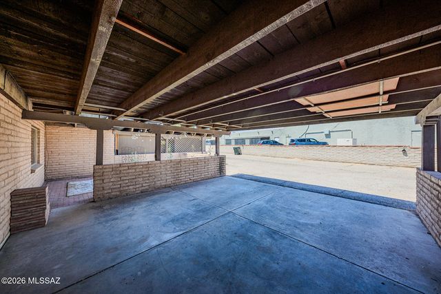 2406 N Shade Tree Circle, Tucson, AZ 85715