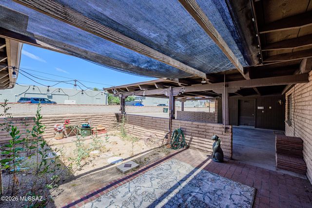 2406 N Shade Tree Circle, Tucson, AZ 85715