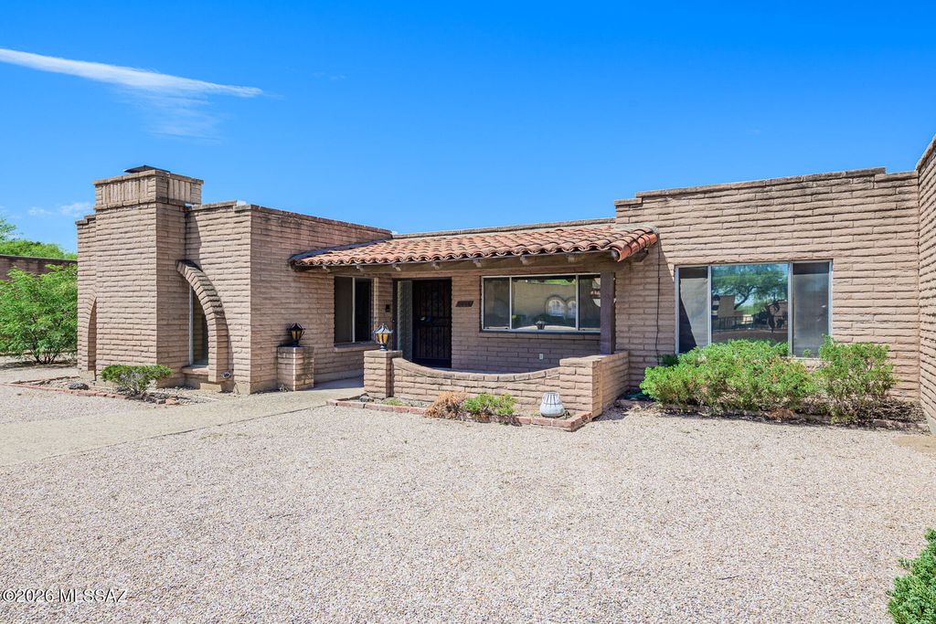2406 N Shade Tree Circle, Tucson, AZ 85715
