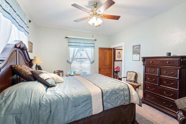 830 S Washington Street, Siloam Springs, AR 72761