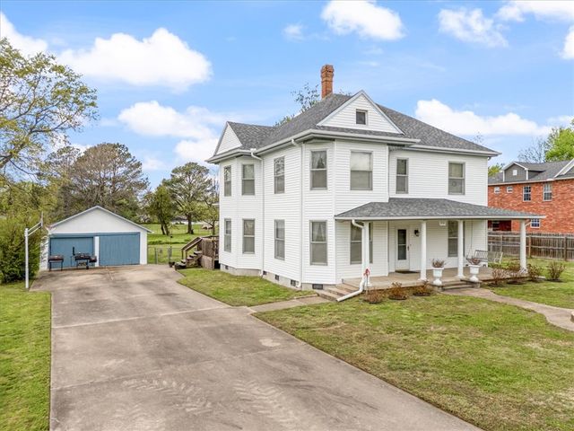 830 S Washington Street, Siloam Springs, AR 72761