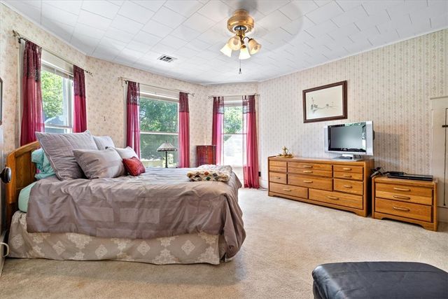 830 S Washington Street, Siloam Springs, AR 72761