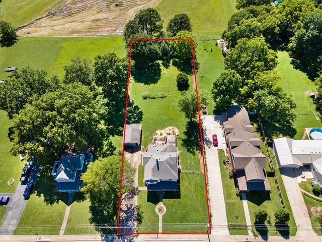 830 S Washington Street, Siloam Springs, AR 72761