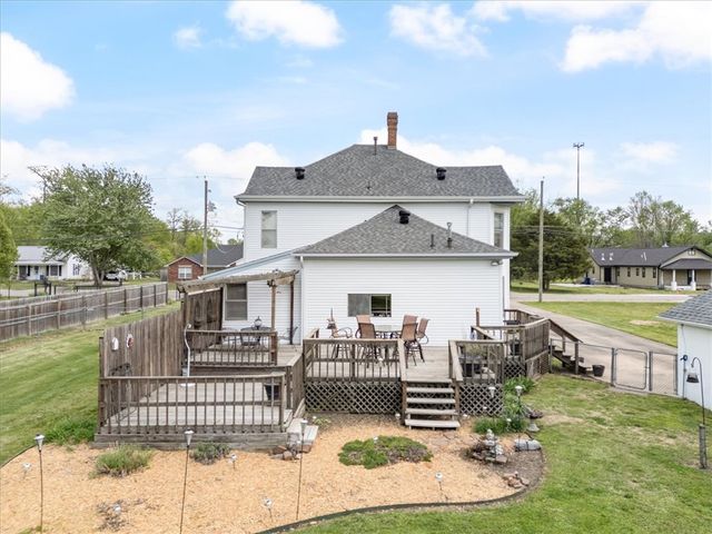 830 S Washington Street, Siloam Springs, AR 72761