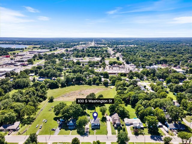 830 S Washington Street, Siloam Springs, AR 72761