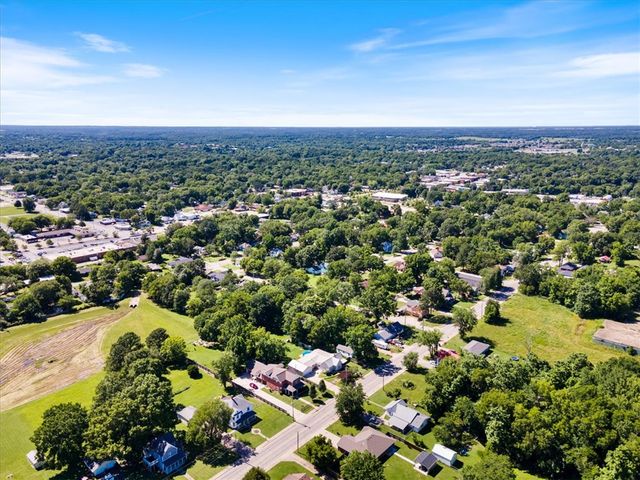 830 S Washington Street, Siloam Springs, AR 72761