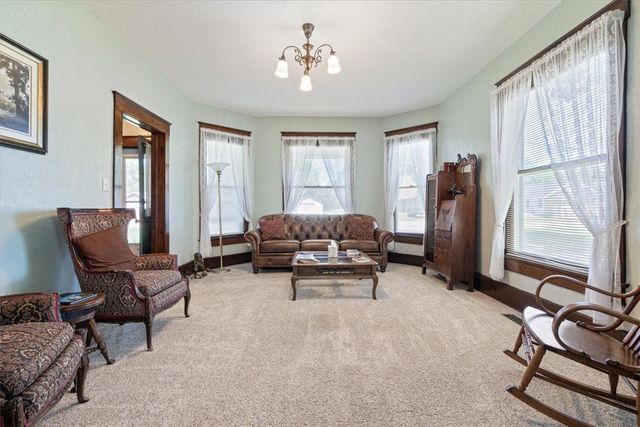 830 S Washington Street, Siloam Springs, AR 72761