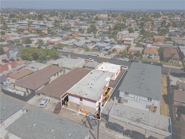 11145 Raymond, Los Angeles, CA 90044
