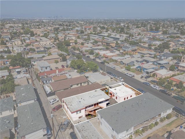 11145 Raymond, Los Angeles, CA 90044