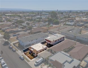11145 Raymond, Los Angeles, CA 90044