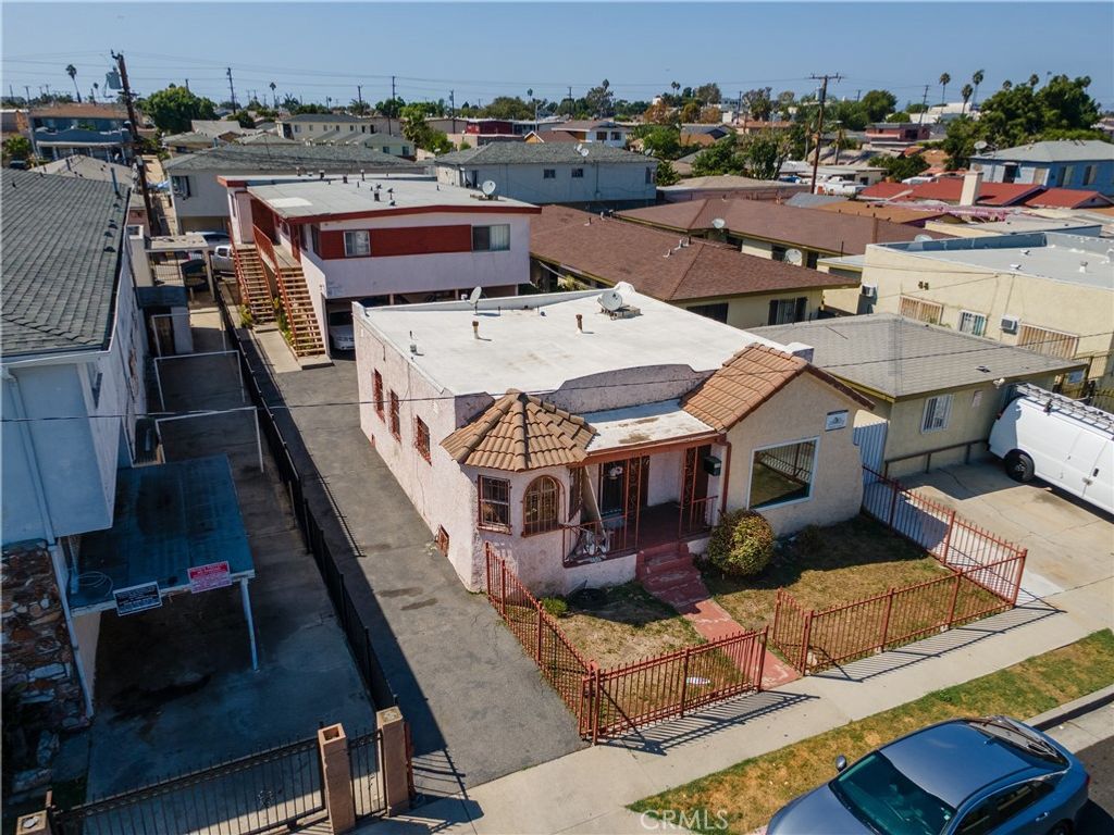 11145 Raymond, Los Angeles, CA 90044 — exterior